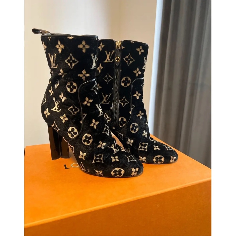 Louis Vuitton Monogram Ankle Boots Velvet Black And Gold Used Barely Worn